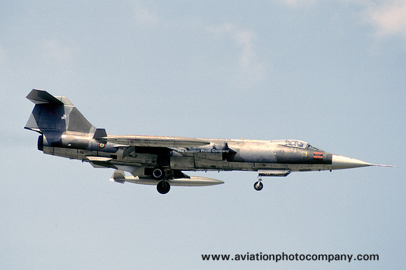 Italian Air Force 5 Stormo Lockheed F-104S Starfighter MM6742/5-14 (1992)