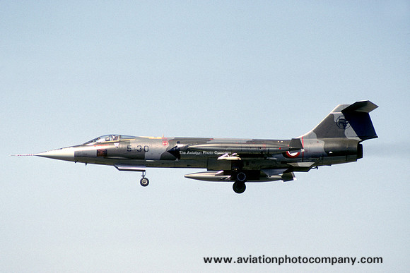 Italian Air Force 5 Stormo Lockheed F-104S Starfighter MM6770/5-30 (1993)