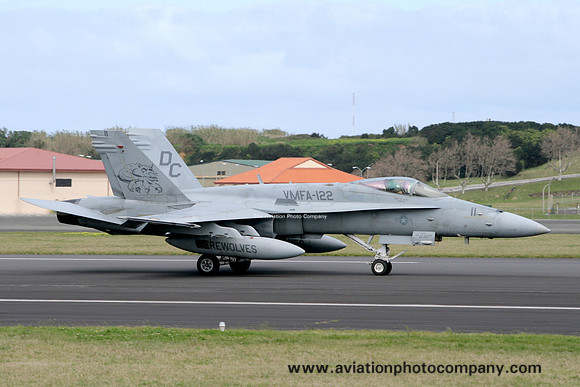 US Marines VMFA-122 McDonnell Douglas F/A-18C Hornet 164276/DC-11 at Lajes (2009)