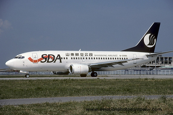 Shandong Airlines Boeing 737-300 B-2995 (2000)