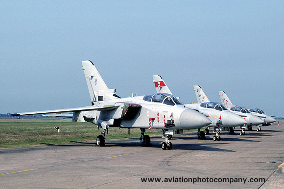 RAF TOEU Panavia Tornado F.3 ZE729 (1989)