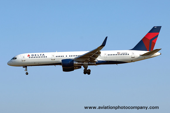Delta Airlines Boeing 757-2Q8 N710TW (2008)