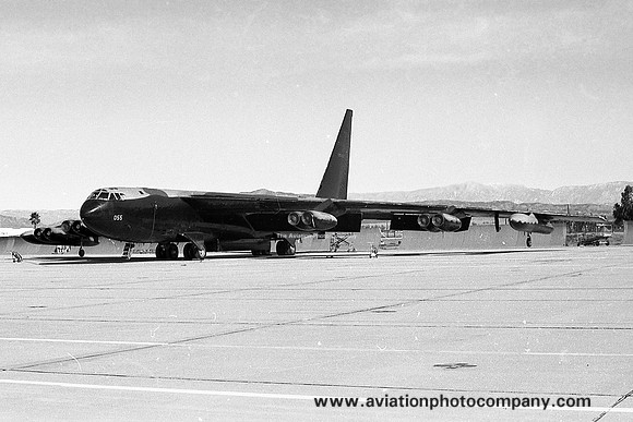 USAF 22 BW Boeing B-52D Stratofortress 55-0055 (1975)