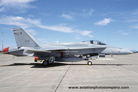 Canadian Armed Forces 410 Squadron McDonnell Douglas CF-188 Hornet 188764 (1986)