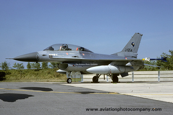 Dutch Air Force 306 Squadron GD F-16B Fighting Falcon J-654 (1986)