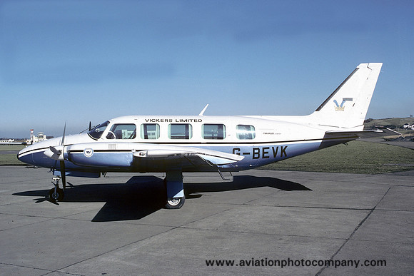 Vickers Limited Piper PA-31-350 Navajo Chieftain G-BEVK (1977)