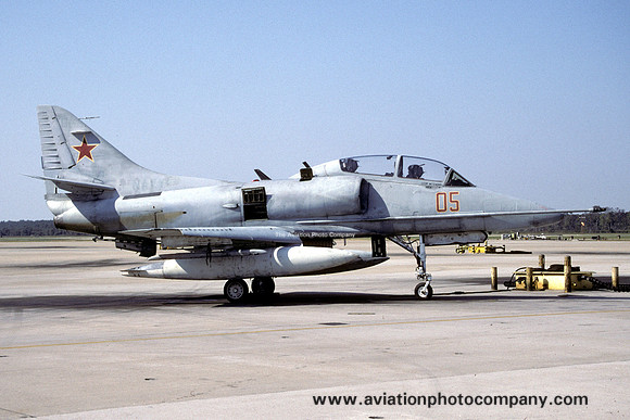 US Navy VC-8 Douglas TA-4J Skyhawk 153486/GF-05 (2000)