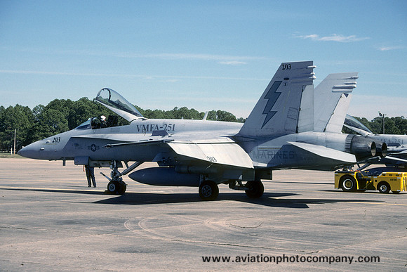 US Marines VMFA-251 McDonnell Douglas F/A-18C Hornet 164881/203 (2000)
