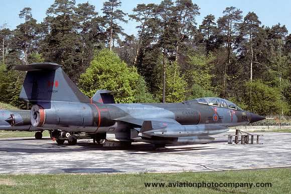 Canadian Air Force 1 CAG Lockheed CF-104D Starfighter 104634 (1981)