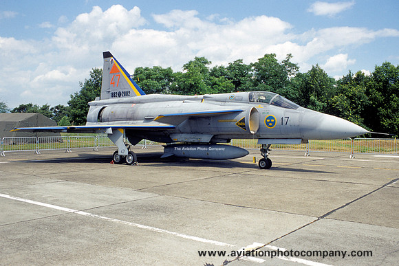 Swedish Air Force F17 SAAB Viggen JA-37 37394 (2002)