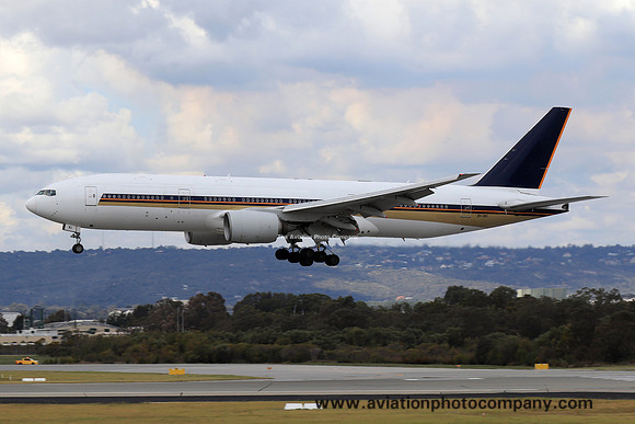 Air New Zealand (leased from Singapore Airlines) Boeing 777-212(ER) ZK-OKI (2019)