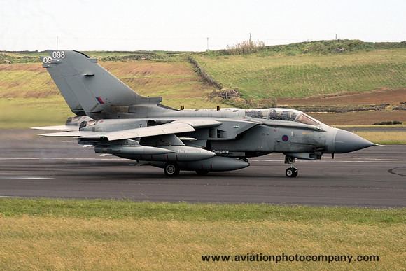 RAF Panavia Tornado GR.4 ZD788/098 at Lajes (2011)