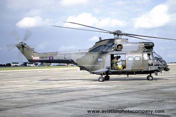 RAF 33 Squadron Westland Puma HC.1 XW208/C (1993)