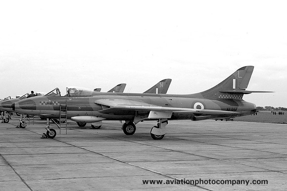 RAF 92 Squadron Hawker Hunter F.6 XF517/L (1957)