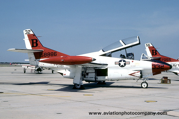 US Navy VT-23 North American T-2C Buckeye 158886/B-332 (1990)