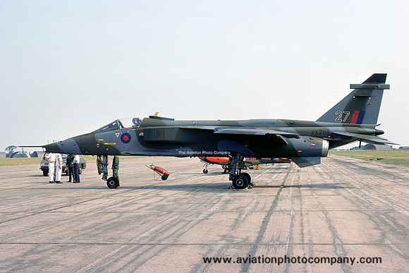 RAF 226 OCU Sepecat Jaguar GR.1 XX765/27 (1976)