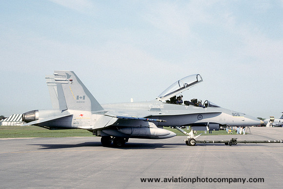 Canadian Air Force 425 Squadron McDonnell Douglas CF-188B Hornet 188906 (1995)