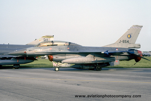 Dutch Air Force 315 Squadron GD F-16B Fighting Falcon J-654 (1995)