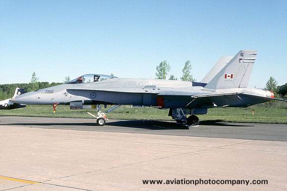 Canadian Air Force 433 Squadron McDonnell Douglas CF-188 Hornet 188786 (1995)