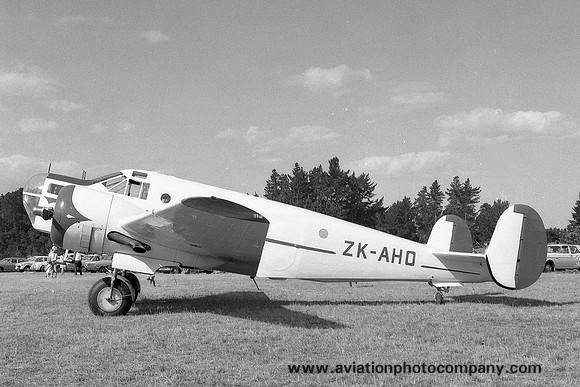 Beech AT-11 Kansan ZK-AHO