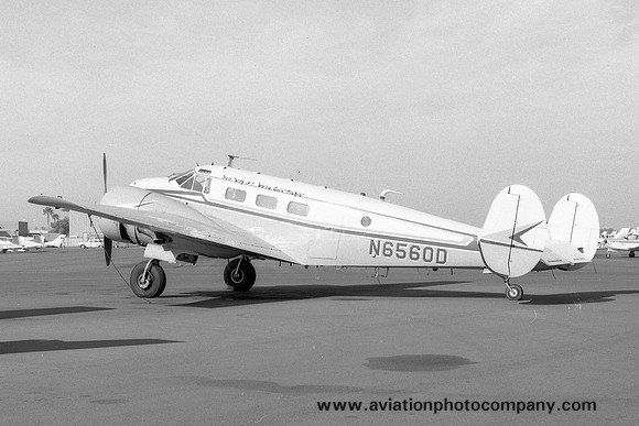 Beech D18S N6560D (1972)