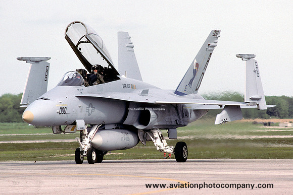 US Navy VFA-106 McDonnell Douglas F/A-18D Hornet 163464/AD-000 (1993)