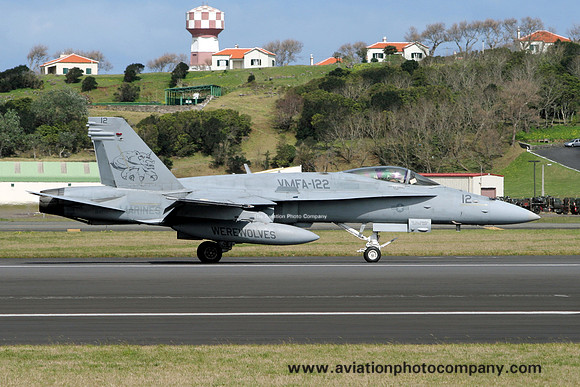US Marines VMFA-122 McDonnell Douglas F/A-18C Hornet 164277/DC-12 at Lajes (2009)