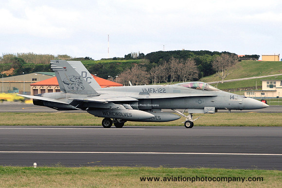 US Marines VMFA-122 McDonnell Douglas F/A-18C Hornet 164268/DC-14 at Lajes (2009)