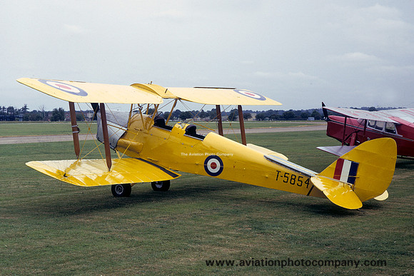 De Havilland Tiger Moth T5854 in RAF colour scheme (1975)