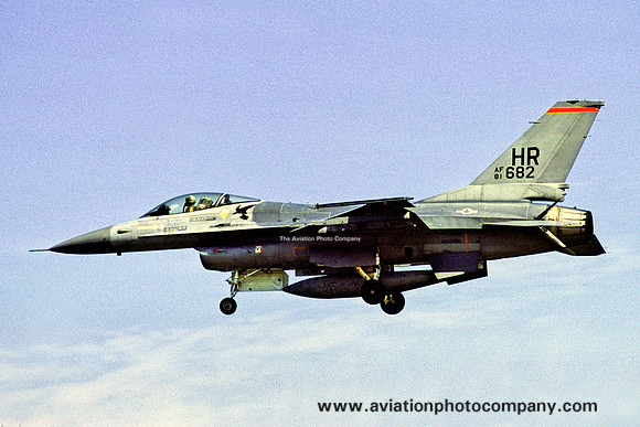 USAF 50 TFW 313 TFS GD F-16A Fighting Falcon 81-0682/HR (1986)