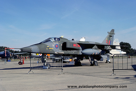 RAF 41 Squadron Sepecat Jaguar GR.1 XZ117/E (1976)