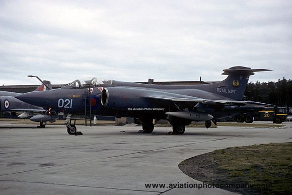 Royal Navy 809 Squadron Blackburn Buccaneer S.2D XV864/R021 at RAF Lossiemouth (1976)
