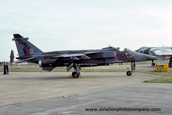 RAF 226 OCU Sepecat Jaguar GR.1 XX757/12 (1976)