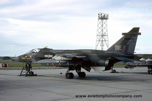 RAF 17 Squadron Sepecat Jaguar GR.1 XX820/BE (1976)