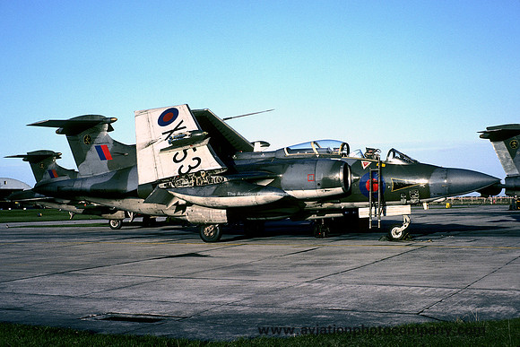 RAF 16 Squadron Blackburn Buccaneer S.2B XW530/P (1976)