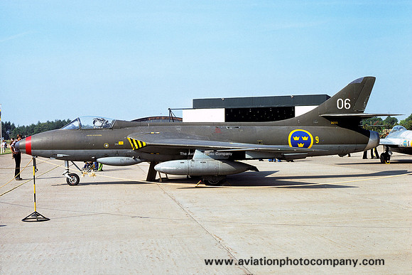Swedish Air Force F9 Hawker Hunter F.4 34016/06 (1976)