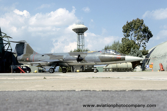 Italian Air Force 4 Stormo Lockheed F-104S Starfighter MM6732/4-5 (1995)