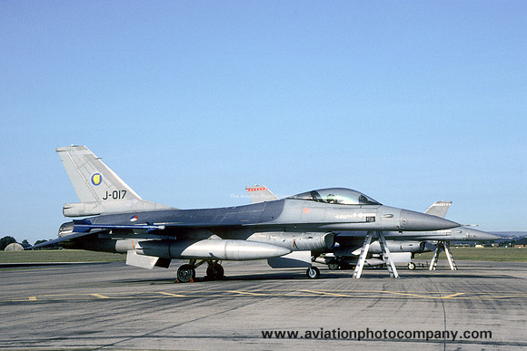 Dutch Air Force 315 Squadron GD F-16A Fighting Falcon J-017 (1995)