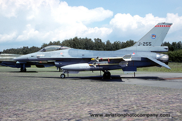 Dutch Air Force 313 Squadron GD F-16A Fighting Falcon J-255 (1994)