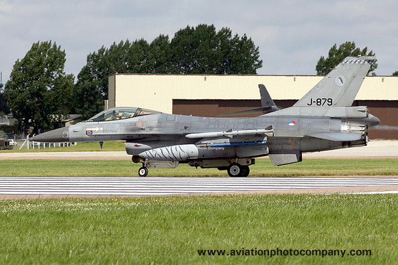 Dutch Air Force 322 Squadron GD F-16AM Fighting Falcon J-879 at RIAT Fairford (2007)