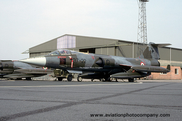 Italian Air Force 37 Stormo Lockheed F-104S Starfighter MM6918/37-22 (1995)