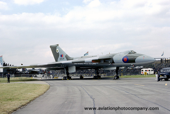 RAF 27 Squadron Avro Vulcan B.2 XH534 (1977)