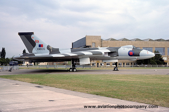 RAF 101 Squadron Avro Vulcan B.2 XM605 (1977)