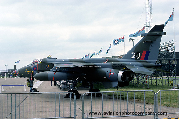 RAF 226 OCU Sepecat Jaguar GR.1 XX748/20 (1977)