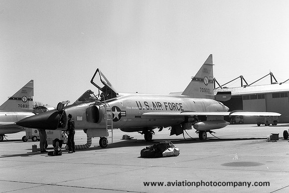 USAF South Carolina ANG 157 FIS Convair F-102A Delta Dagger 57-0900 (1966)