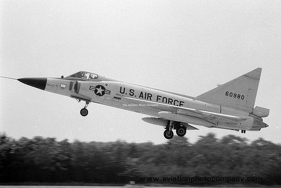USAF 32 FIS Convair F-102A Delta Dagger 56-0980