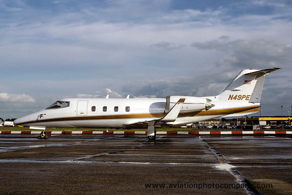 Learjet 55 N49PE (1988)