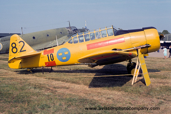 Swedish Air Force F10 Noorduyn AT-16 Harvard IIB 16109/82 (1976)