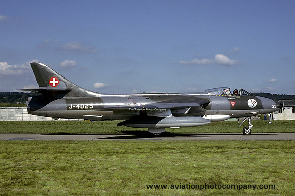 Swiss Air Force Patrouille Suisse Hawker Hunter F.58 J-4025 (1981)
