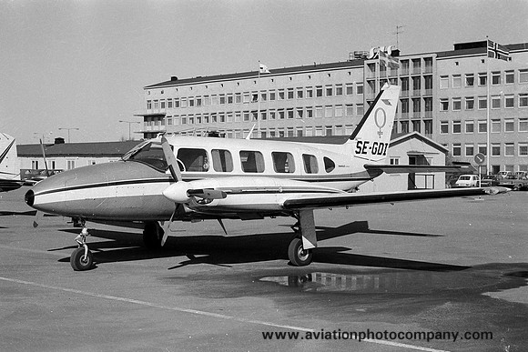 Piper PA-31-350 Navajo Chieftain SE-GDI